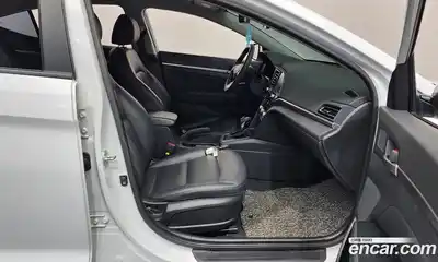 Hyundai Avante 2019 1.6 Автомат в Москве № 3672, миниатюра 9