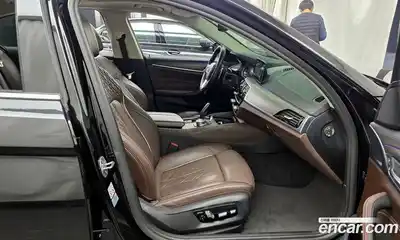 BMW 5-Series 2018 2.0 Автомат в Москве № 367802, миниатюра 11