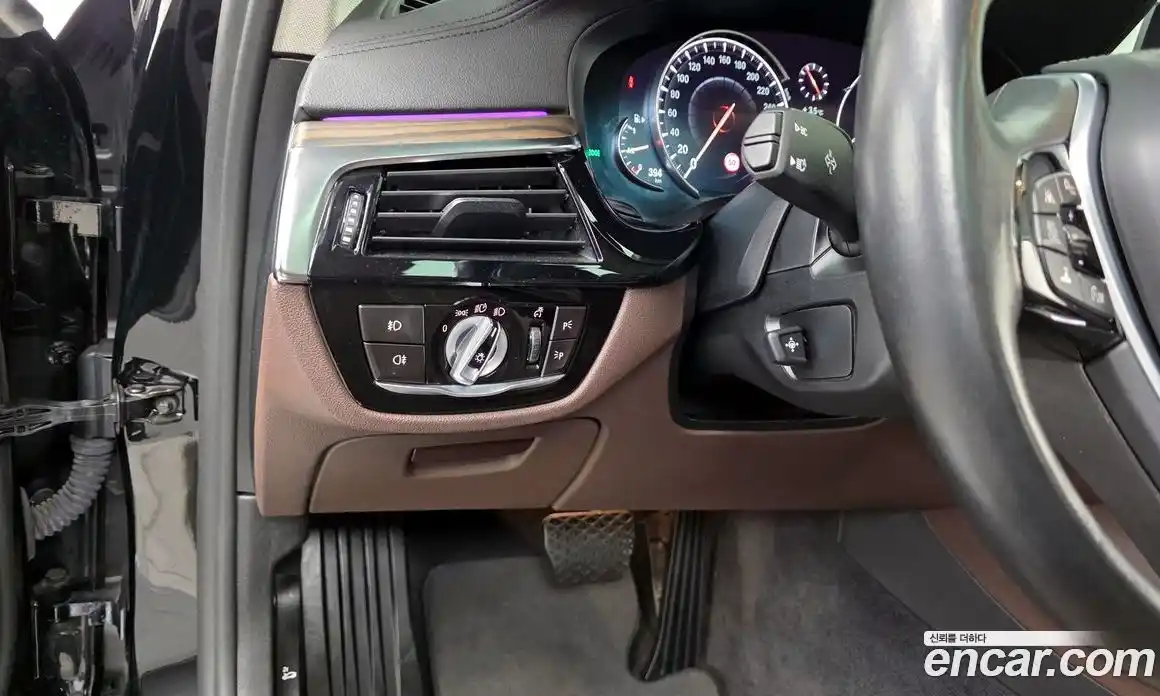 BMW 5-Series 2018 2.0 Автомат в Москве № 367802, фото 16