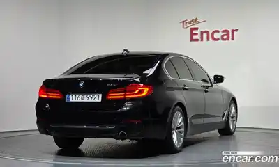 BMW 5-Series 2018 2.0 Автомат в Москве № 367802, миниатюра 2