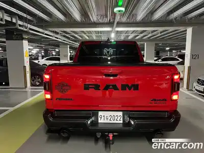 Dodge Ram Pick Up 2019 5.7 Автомат в Москве № 402929, миниатюра 2