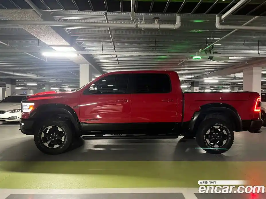 Dodge Ram Pick Up 2019 5.7 Автомат в Москве № 402929, фото 3