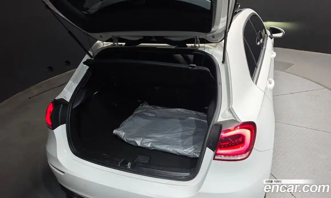 Mercedes-Benz A-Class 2020 2.0 Автомат в Москве № 413027, фото 20