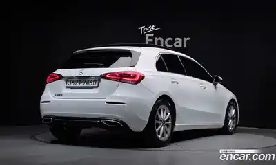 Mercedes-Benz A-Class 2020 2.0 Автомат в Москве № 413027, миниатюра 2