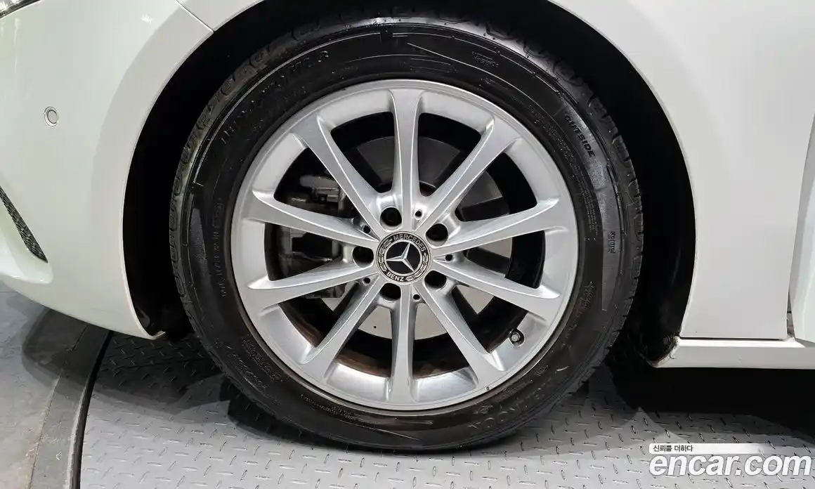 Mercedes-Benz A-Class 2020 2.0 Автомат в Москве № 413027, фото 5