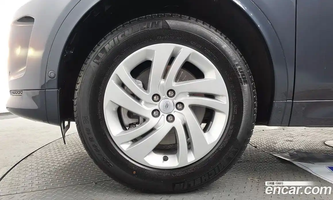 Land Rover Discovery Sport 2025 2.0 Автомат в Москве № 431143, фото 4