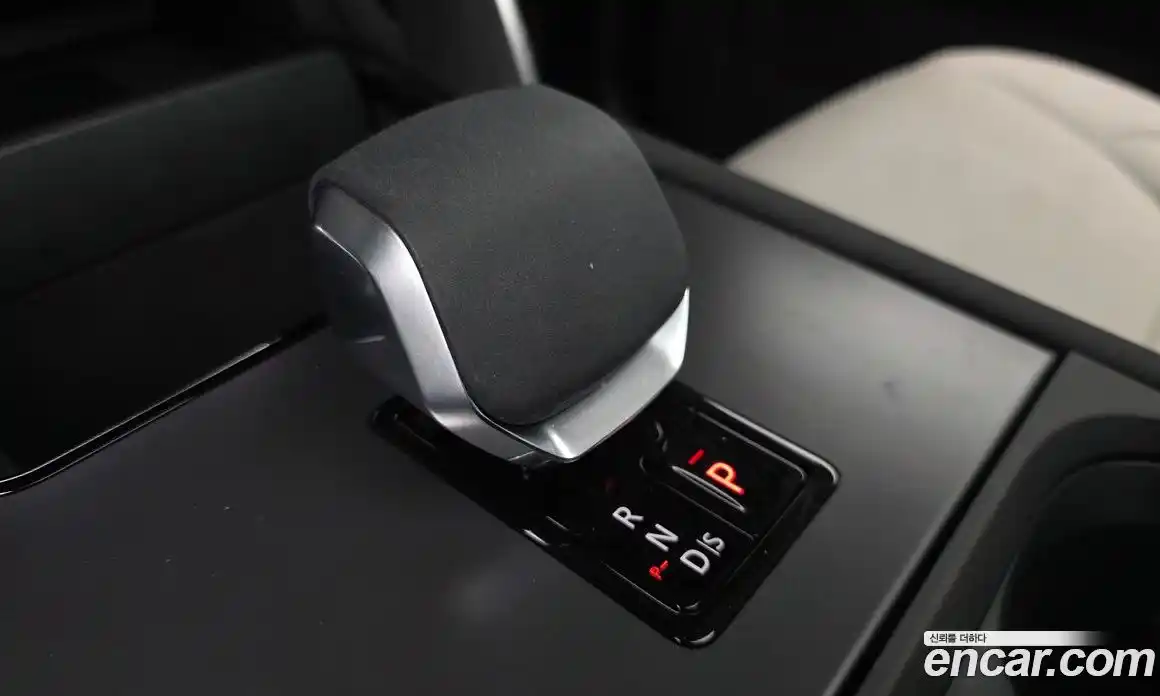 Land Rover Discovery Sport 2025 2.0 Автомат в Москве № 431143, фото 8