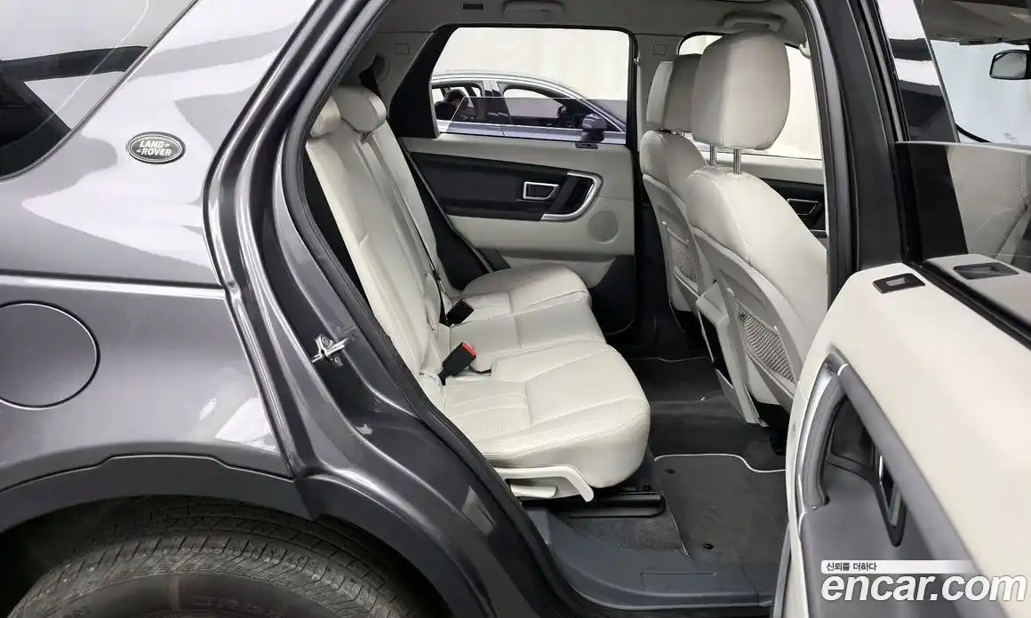 Land Rover Discovery Sport 2016 2.0 Автомат в Москве № 431376, фото 12