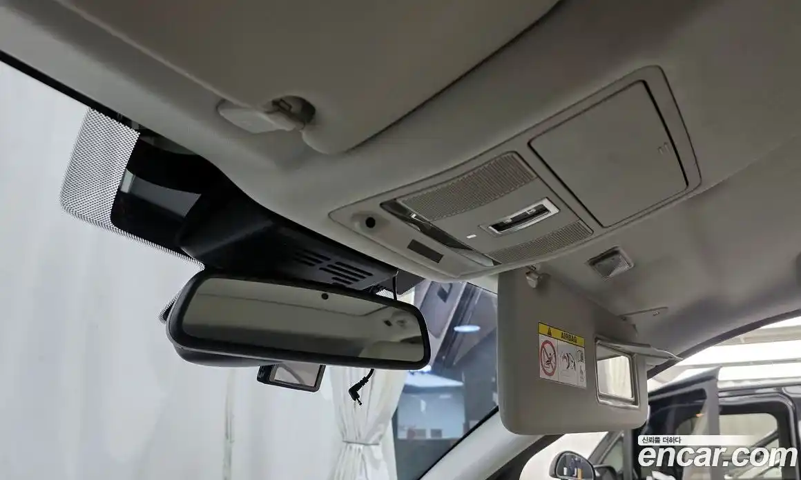 Land Rover Discovery Sport 2016 2.0 Автомат в Москве № 431376, фото 17