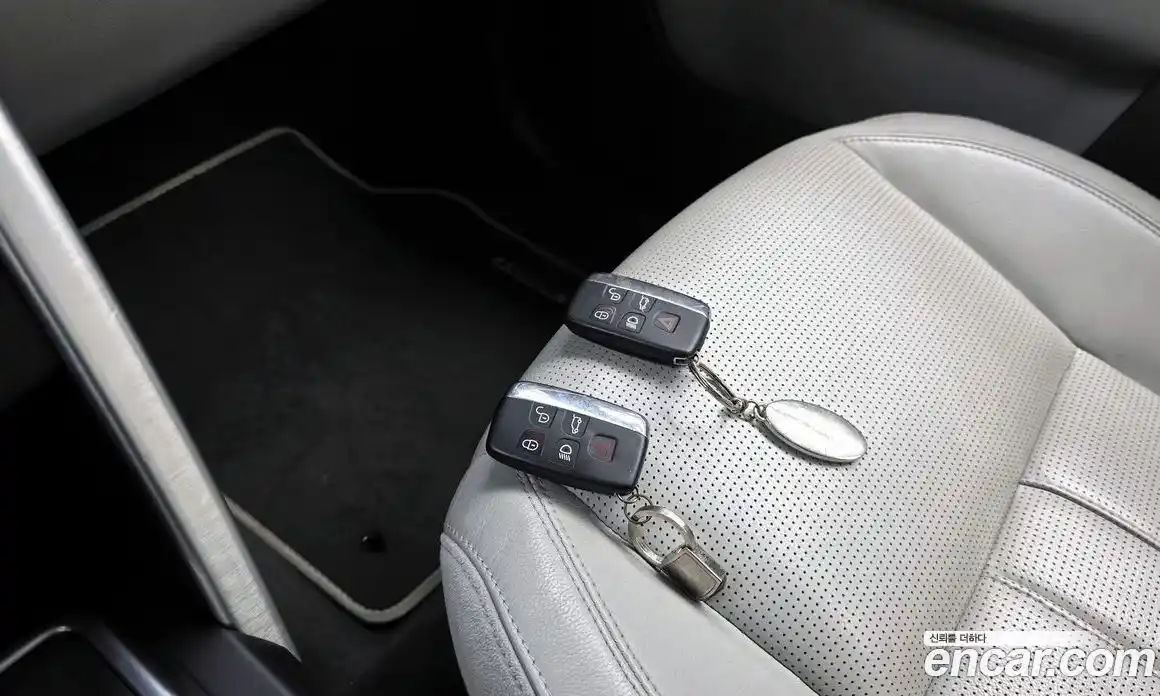 Land Rover Discovery Sport 2016 2.0 Автомат в Москве № 431376, фото 19