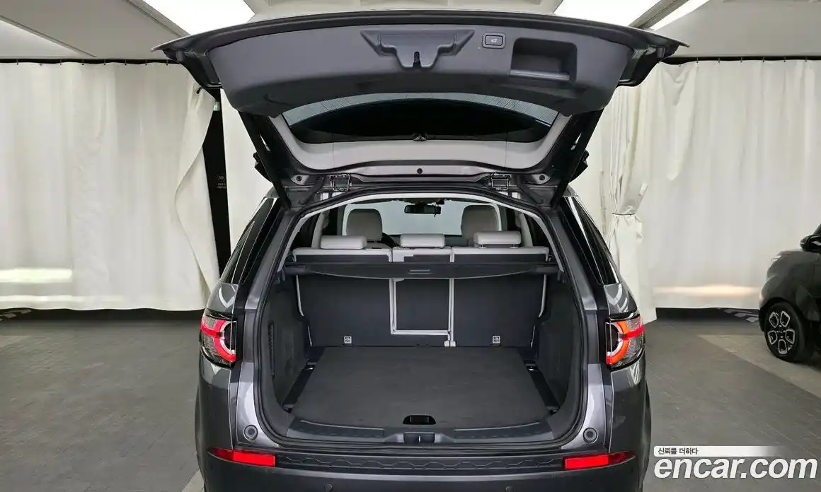 Land Rover Discovery Sport 2016 2.0 Автомат в Москве № 431376, фото 20