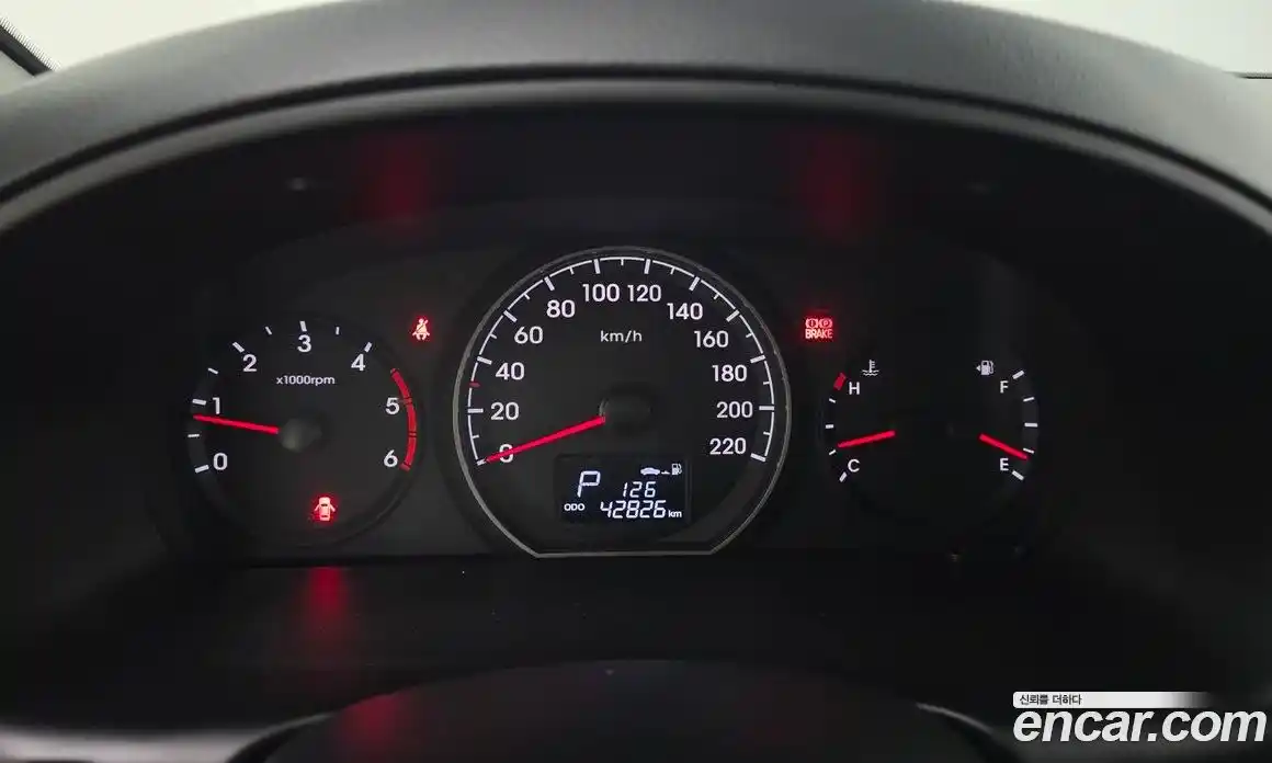 Hyundai Starex 2017 2.5 Автомат в Москве № 44805, фото 17