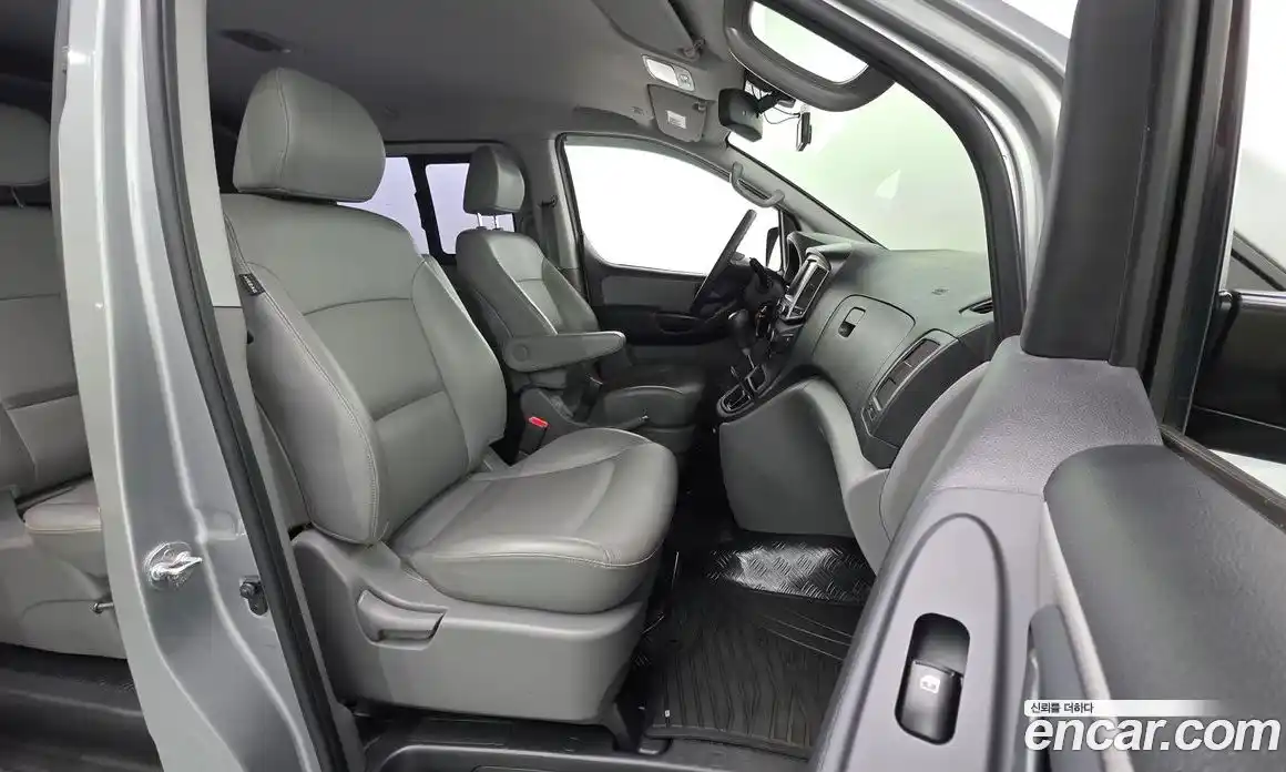 Hyundai Starex 2017 2.5 Автомат в Москве № 44805, фото 6