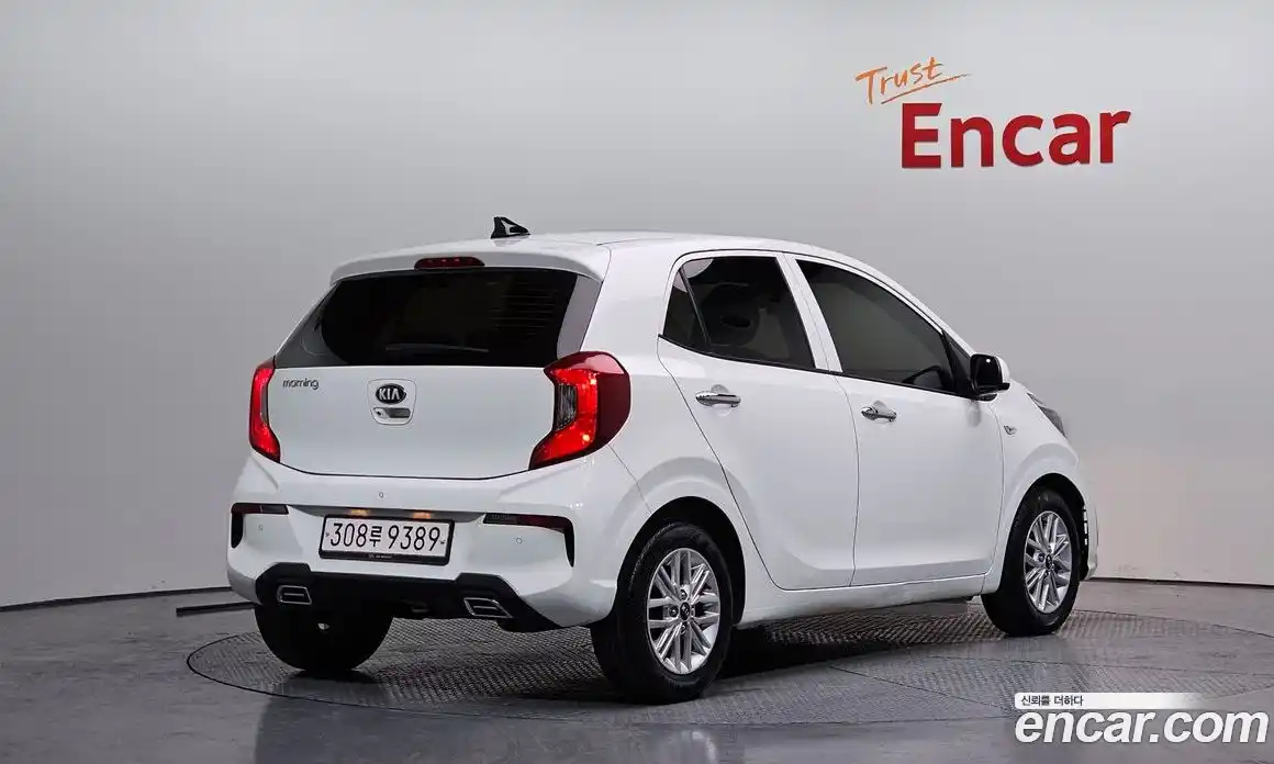 Kia Morning 2021 1.0 Автомат в Москве № 451335, фото 2