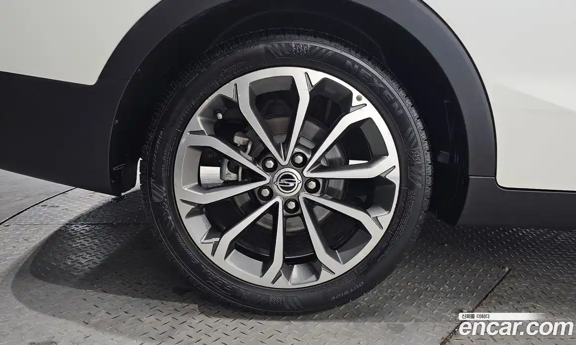 SsangYong TIBOLI 2016 1.6 Автомат в Москве № 453879, фото 5