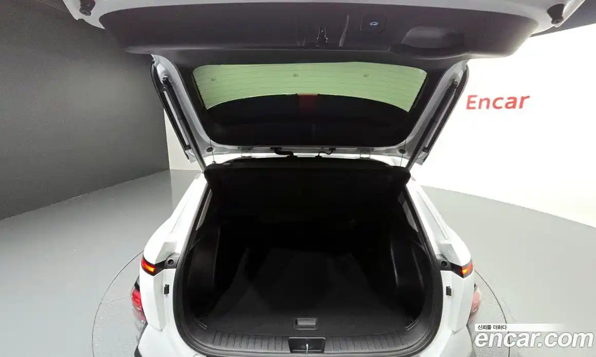 Hyundai Kona 2023 1.6 Автомат в Москве № 458668, фото 20