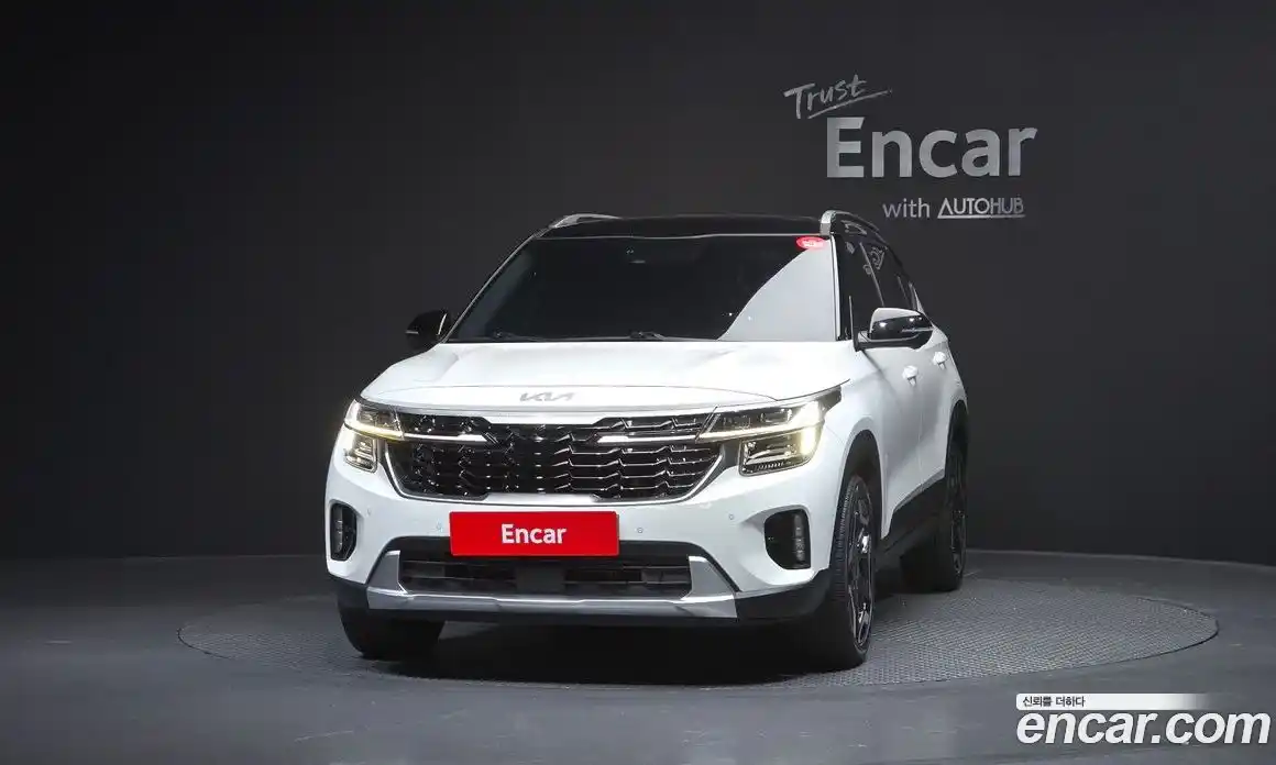 Kia Seltos 2023 1.6 Автомат в Москве № 460781, фото 3