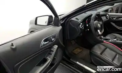 Mercedes-Benz GLA-Class 2019 2.0 Автомат в Москве № 467696, миниатюра 12