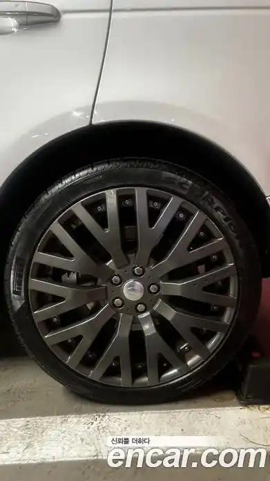 Land Rover Range-Rover 2014 4.4 Автомат в Москве № 471640, фото 8