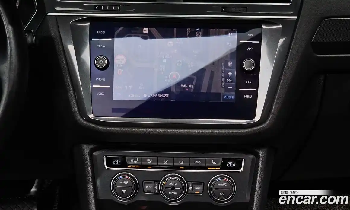 Volkswagen Tiguan 2018 2.0 Автомат в Москве № 472130, фото 15