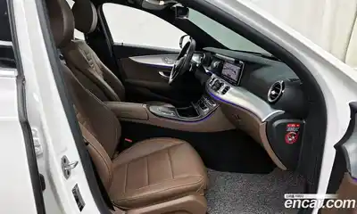 Mercedes-Benz E-Class 2021 2.0 Автомат в Москве № 494525, миниатюра 11