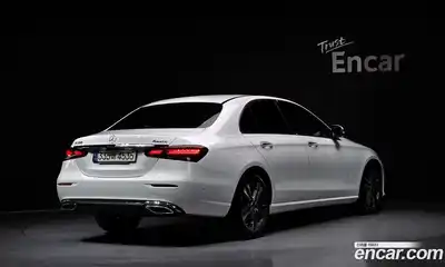 Mercedes-Benz E-Class 2021 2.0 Автомат в Москве № 494525, миниатюра 2