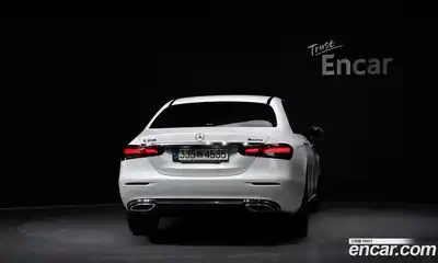 Mercedes-Benz E-Class 2021 2.0 Автомат в Москве № 494525, миниатюра 4