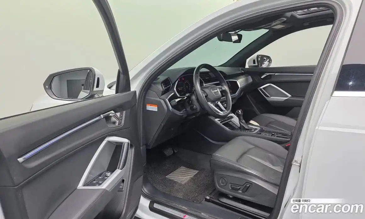 Audi Q3 2023 2.0 Автомат в Москве № 496324, фото 12