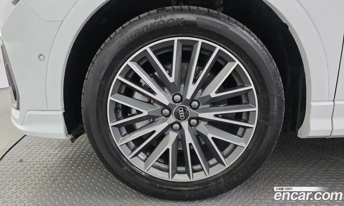 Audi Q3 2023 2.0 Автомат в Москве № 496324, фото 5