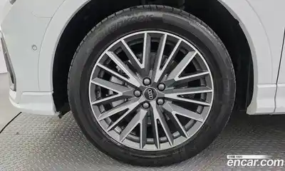 Audi Q3 2023 2.0 Автомат в Москве № 496324, миниатюра 5