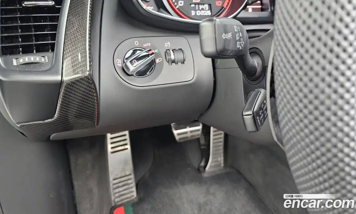 Audi R8 2015 5.2 Автомат в Москве № 496416, фото 19