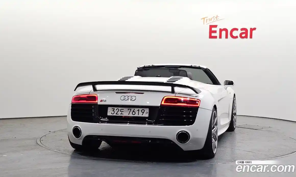 Audi R8 2015 5.2 Автомат в Москве № 496416, фото 4