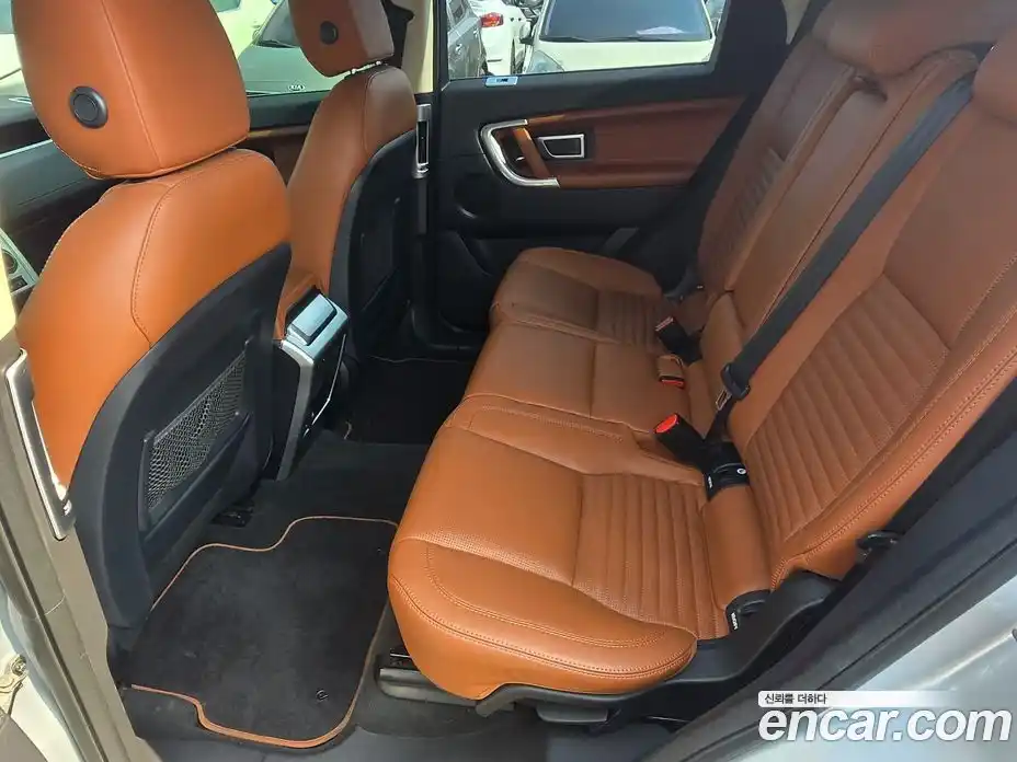 Land Rover Discovery Sport 2015 2.2 Автомат в Москве № 498426, фото 16