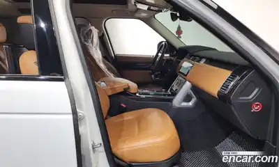 Land Rover Range-Rover 2018 4.4 Автомат в Москве № 498786, миниатюра 11