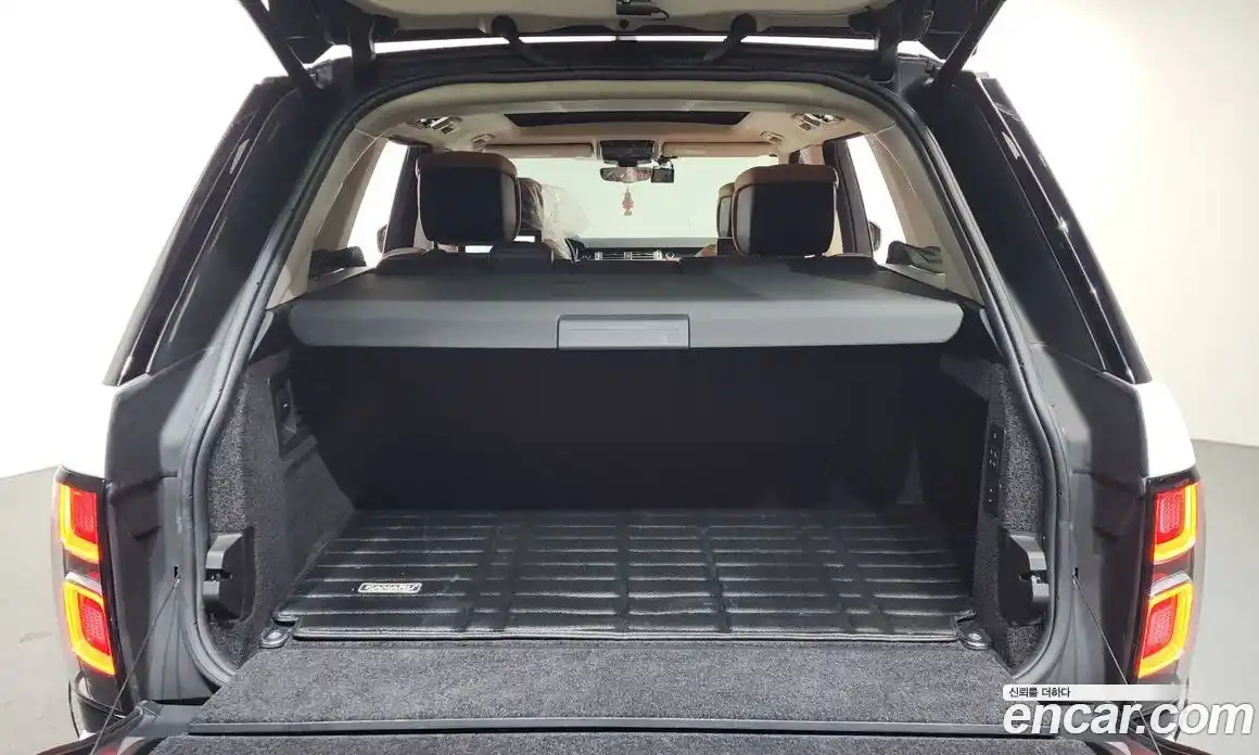 Land Rover Range-Rover 2018 4.4 Автомат в Москве № 498786, фото 20