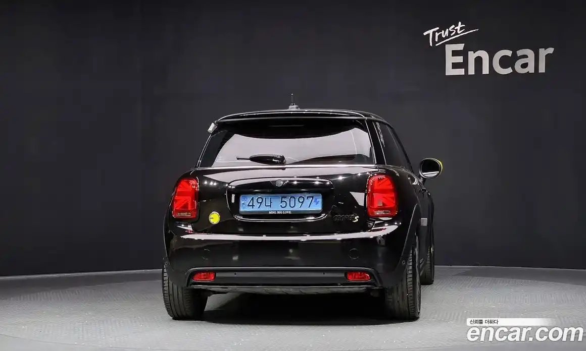 Mini Cooper 2022 Автомат в Москве № 499086, фото 4
