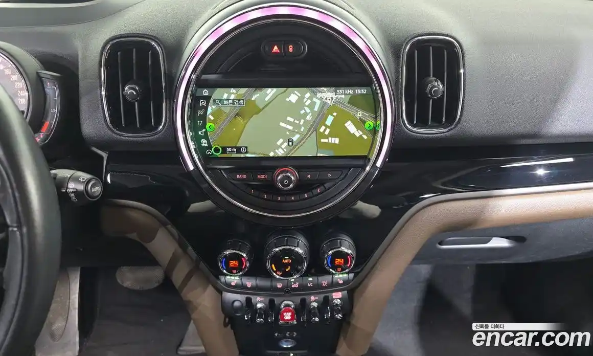 Mini Countryman 2018 2.0 Автомат в Москве № 499191, фото 14