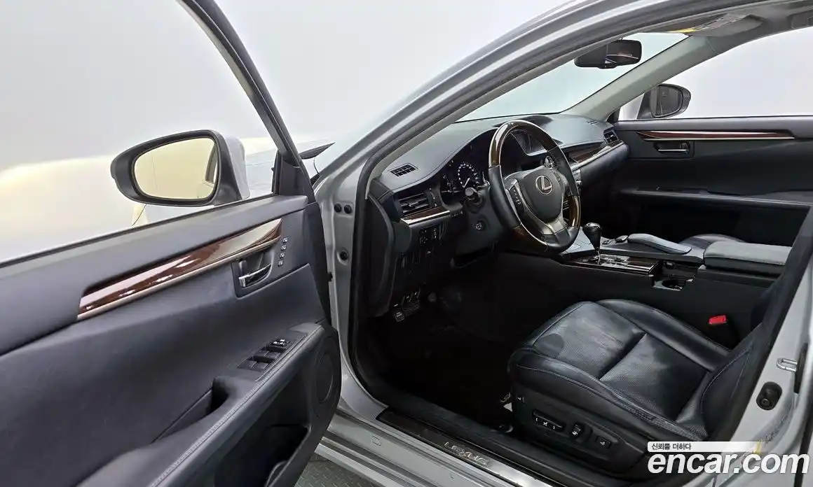 Lexus ES 2013 3.5 Автомат в Москве № 499719, фото 10