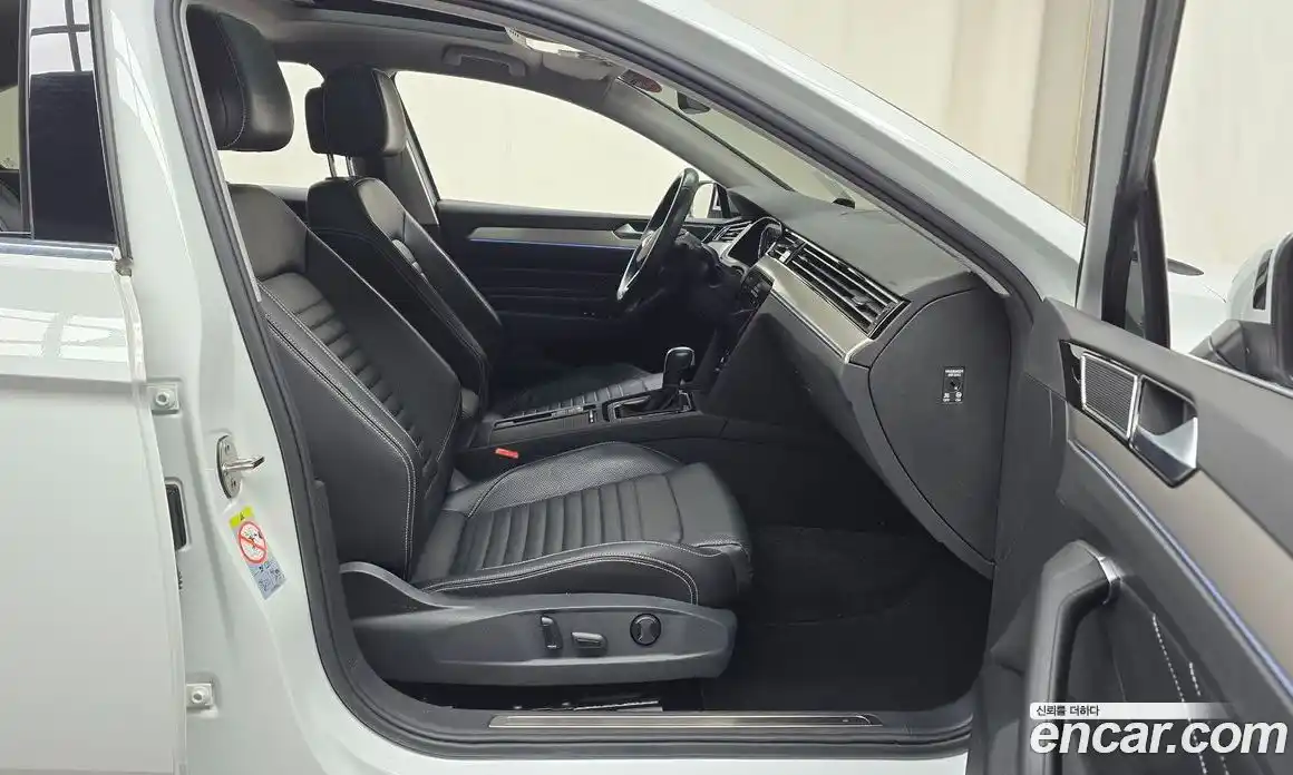 Volkswagen Passat 2022 2.0 Автомат в Москве № 499820, фото 11