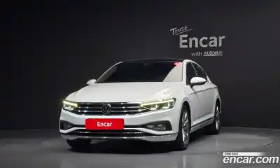 Volkswagen Passat 2022 2.0 Автомат в Москве № 499820, миниатюра 3