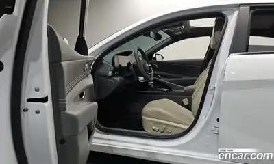 Hyundai Avante 2024 1.6 Автомат в Москве № 516887, миниатюра 10