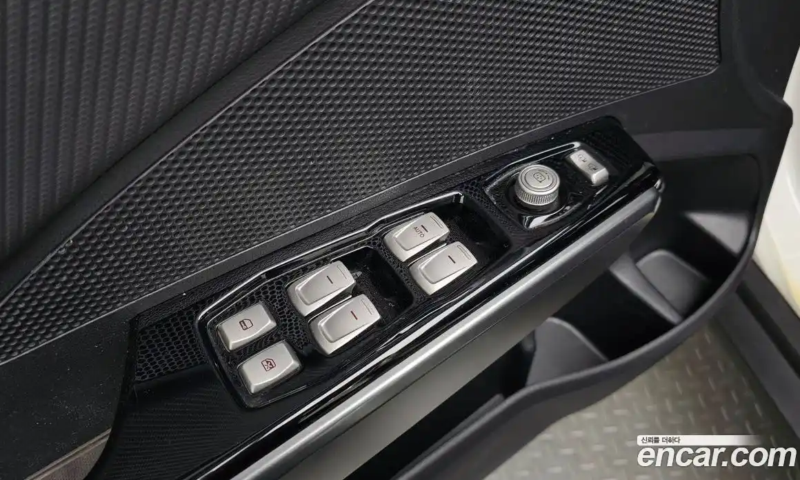 SsangYong TIBOLI 2018 1.6 Автомат в Москве № 517816, фото 18