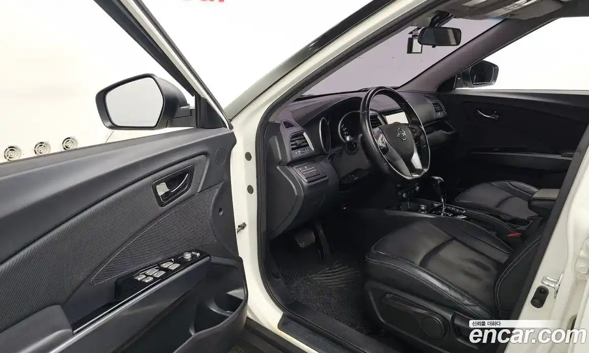 SsangYong TIBOLI 2018 1.6 Автомат в Москве № 517816, фото 10