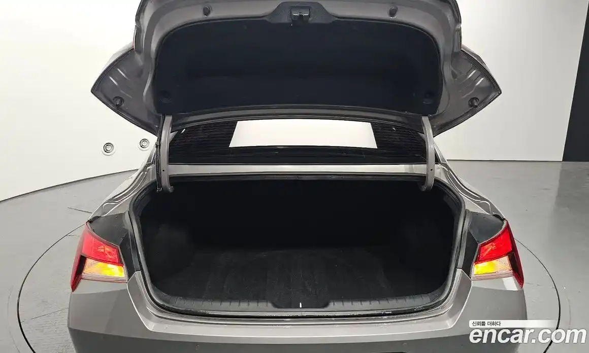 Hyundai Avante 2022 1.6 Автомат в Москве № 518999, фото 20