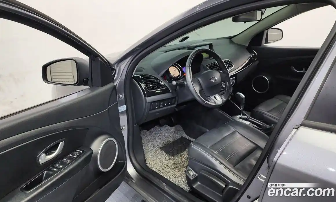 Renault SM3 2016 1.5 Автомат в Москве № 521464, фото 10