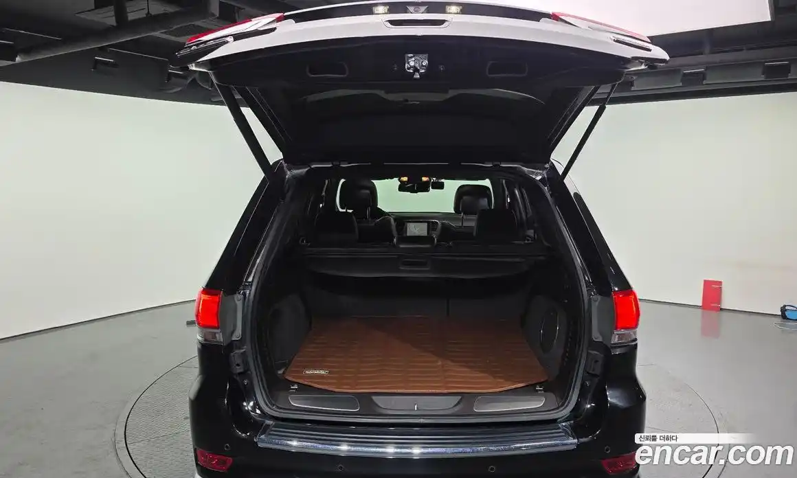 Jeep Cherokee 2016 3.0 Автомат в Москве № 522342, фото 20