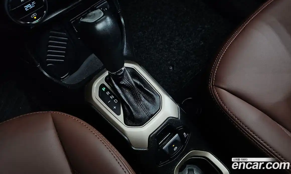 Jeep Renegade 2017 2.4 Автомат в Москве № 522354, фото 9