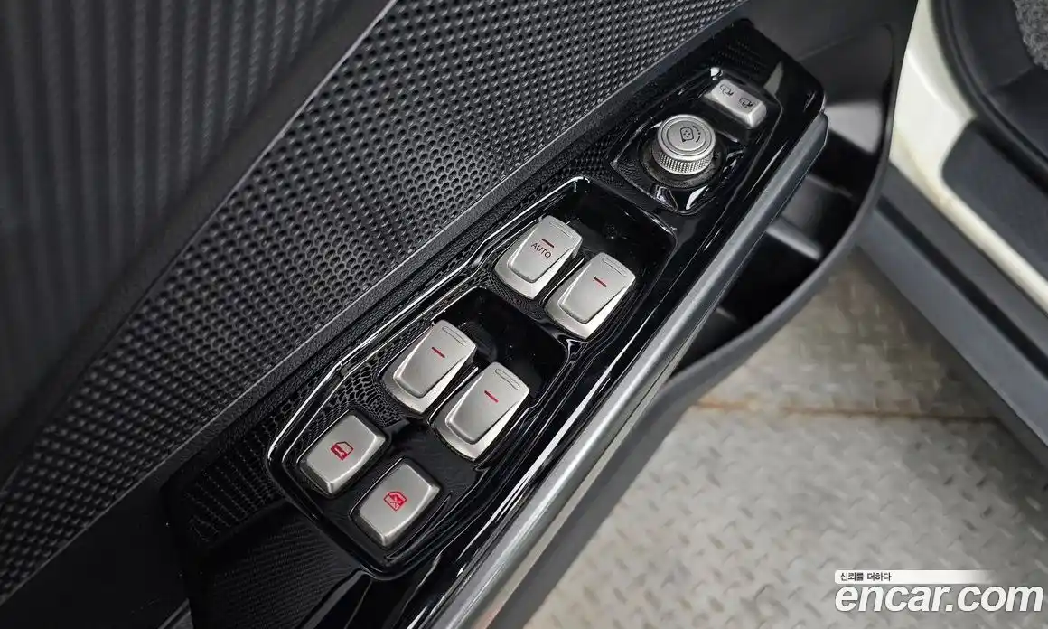 SsangYong TIBOLI 2018 1.6 Автомат в Москве № 526765, фото 14