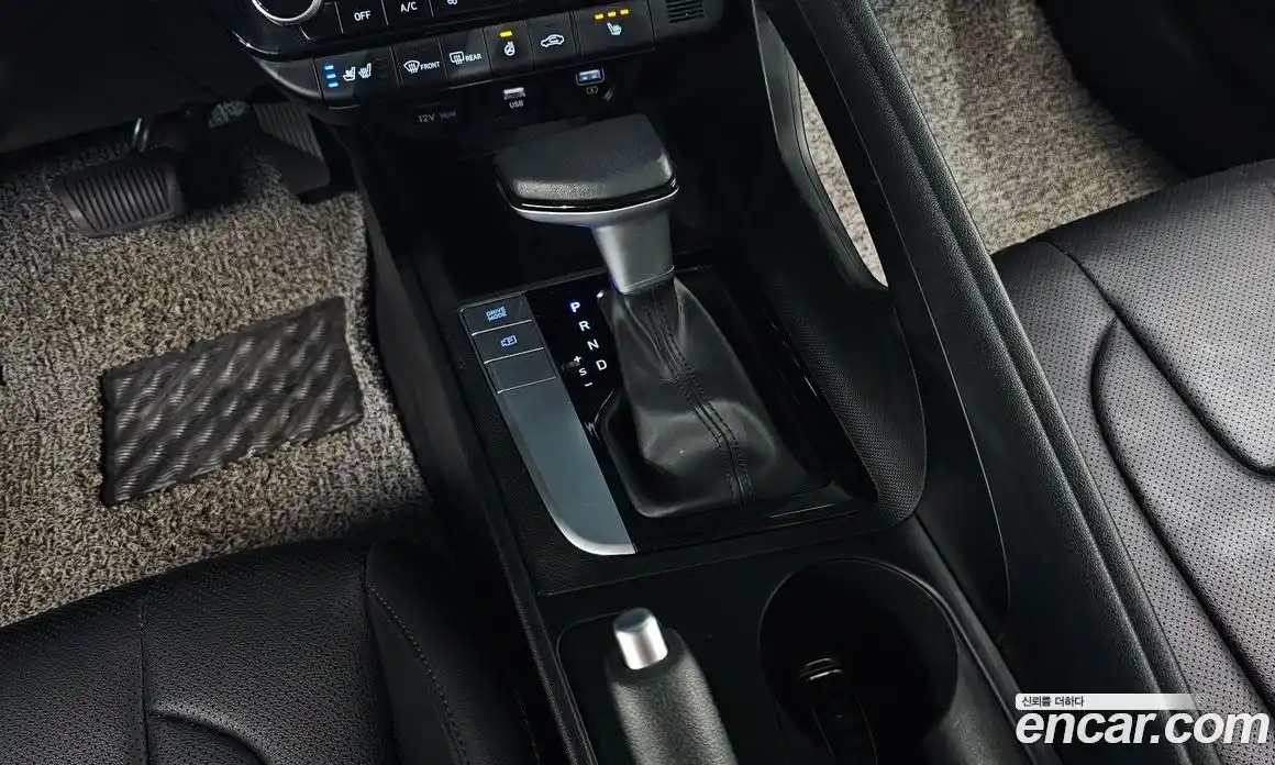 Hyundai Avante 2022 1.6 Автомат в Москве № 530659, фото 9