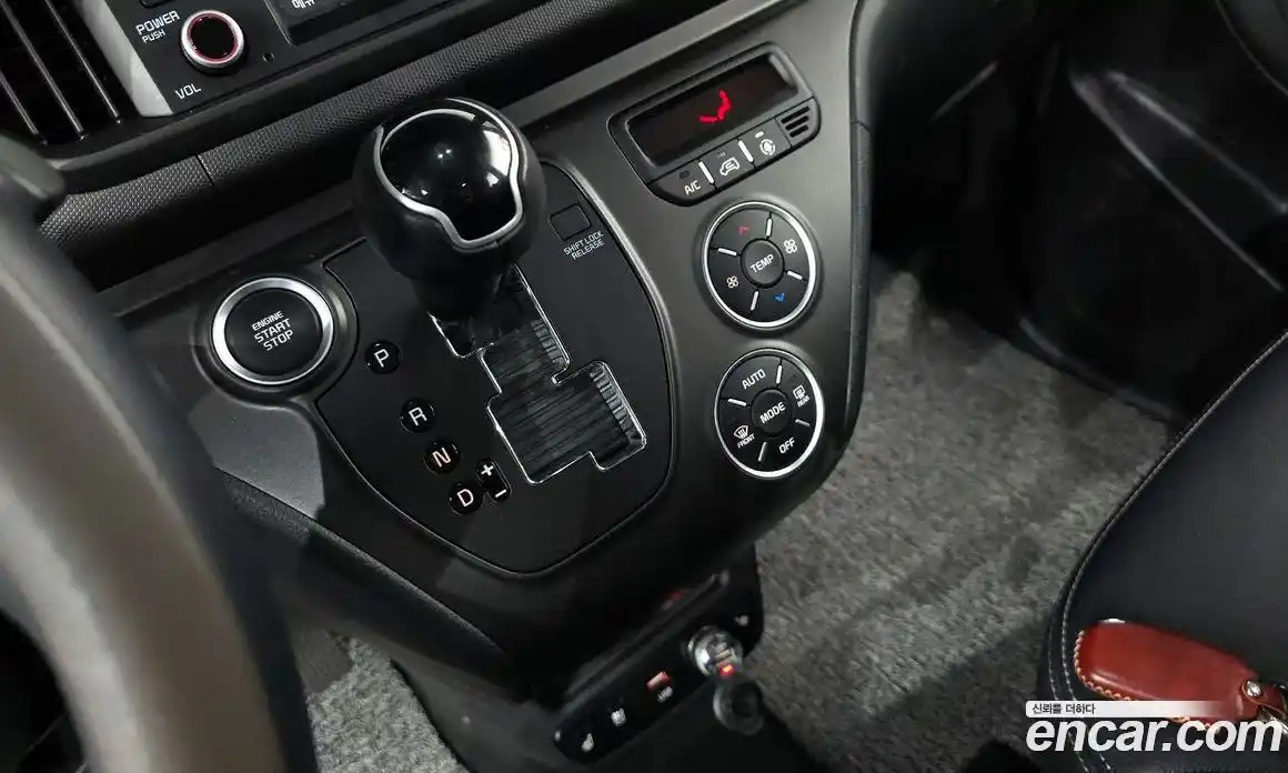 Kia Ray 2024 1.0 Автомат в Москве № 531820, фото 9